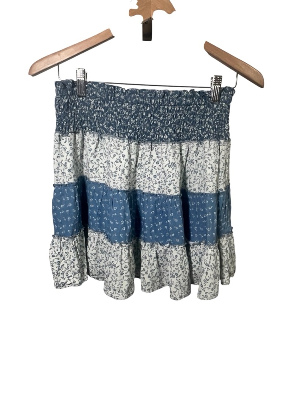 NWT American Eagle Blue & Cream Tiered Smocked Mini Skirt - Small